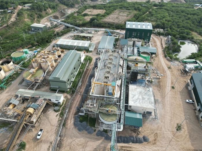 Saham Grup Bakrie Menguat Tajam Pekan Ini, DEWA dan BUMI Terbang Puluhan Persen