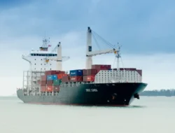 Pasar Waspadai Risiko Ketergantungan Saham Logistik